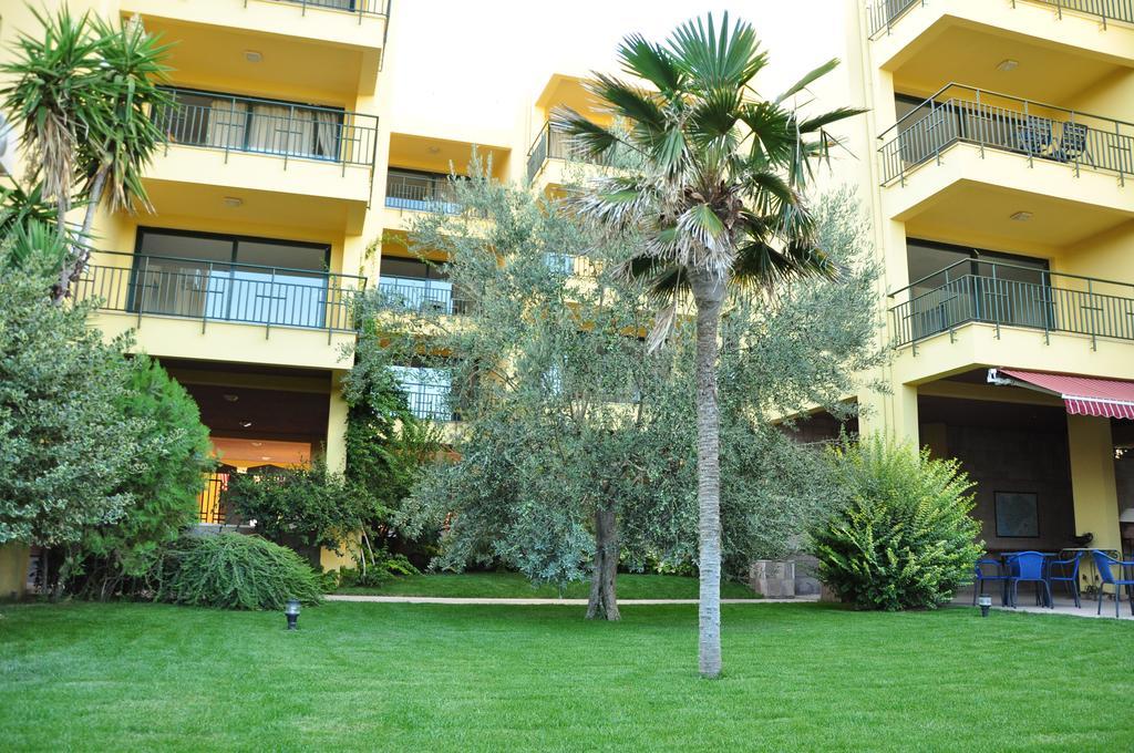 Palm Court Suites Ayvalik Bagian luar foto