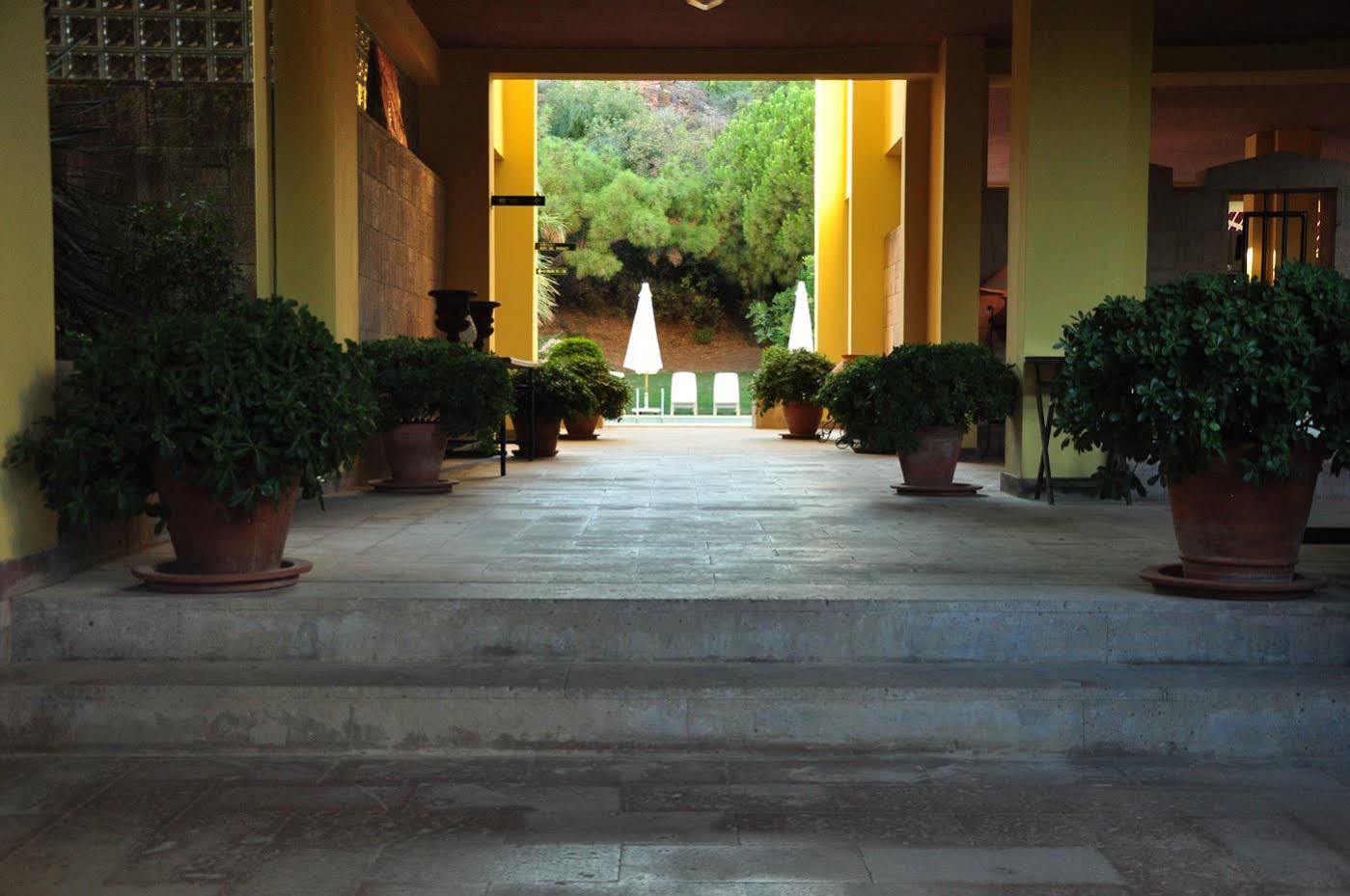 Palm Court Suites Ayvalik Bagian luar foto