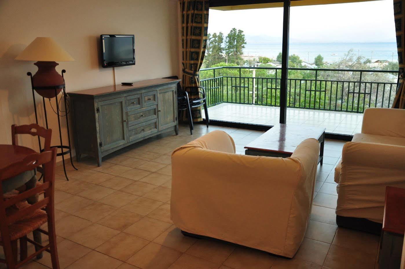 Palm Court Suites Ayvalik Bagian luar foto